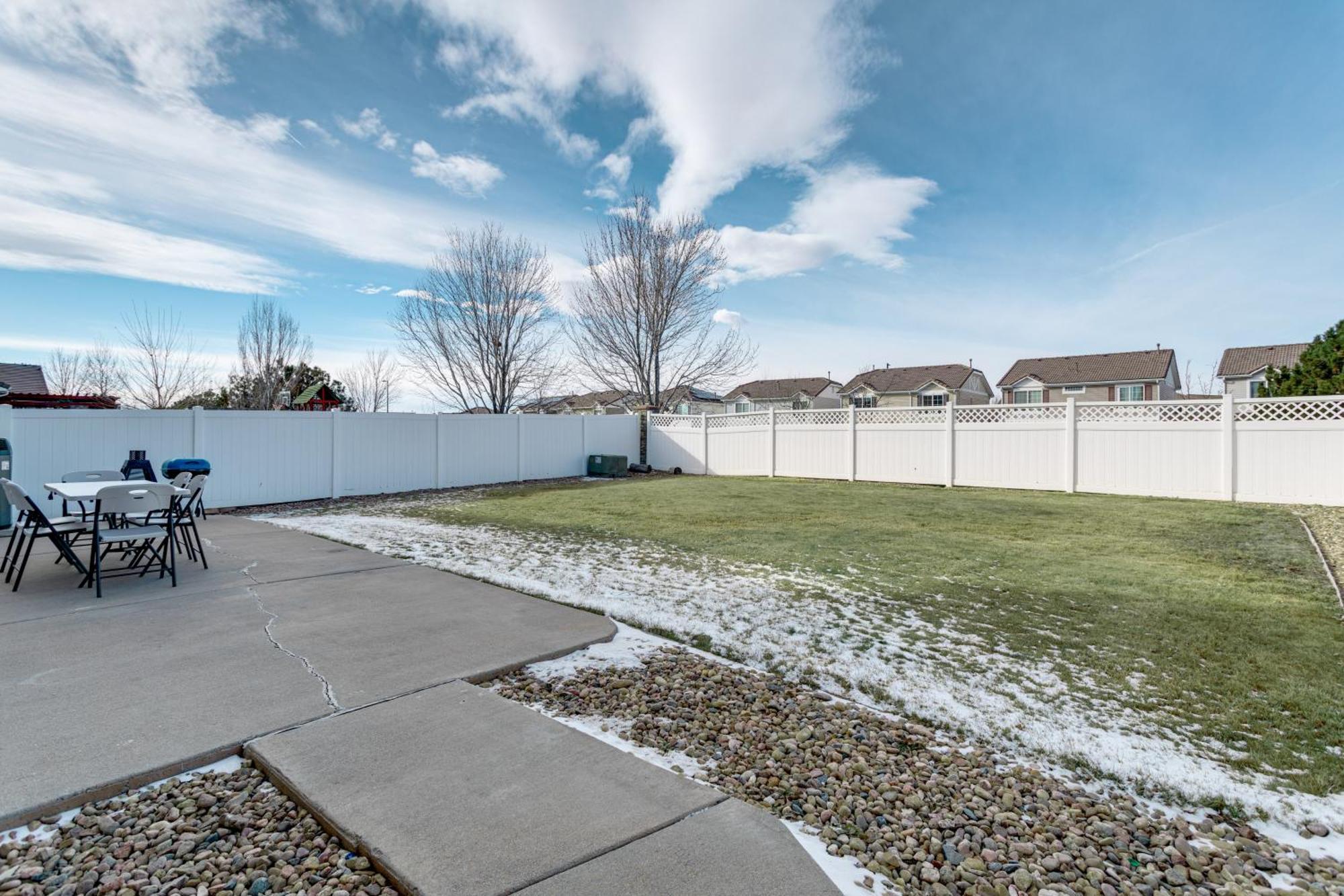 Spacious Home With Patio Near Denver Airport Aurora Exterior photo